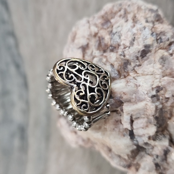 Heart-Shaped Filigree Stretch Fashion Ring - Picture 1 of 3